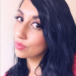 Meet your Posher, April